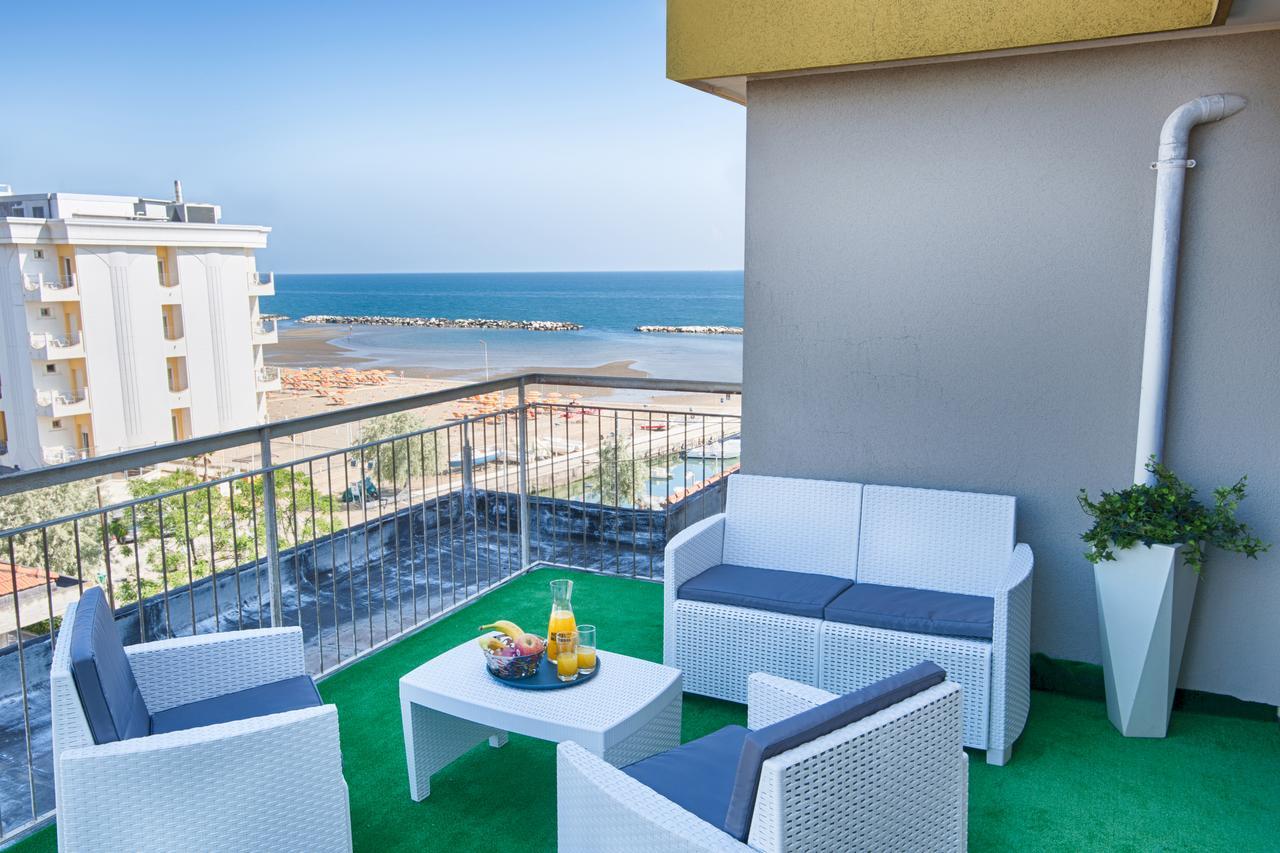 Hotel Mirabel Ріміні Екстер'єр фото