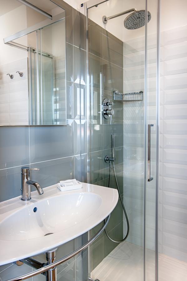 Hotel Mirabel Ріміні Екстер'єр фото